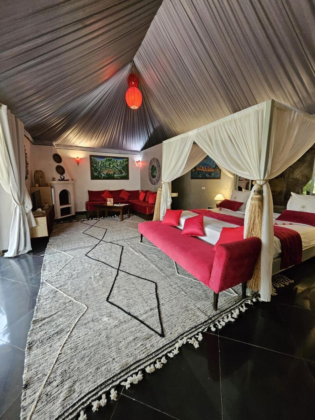 Hotel Eden & Douar Caid Layadi